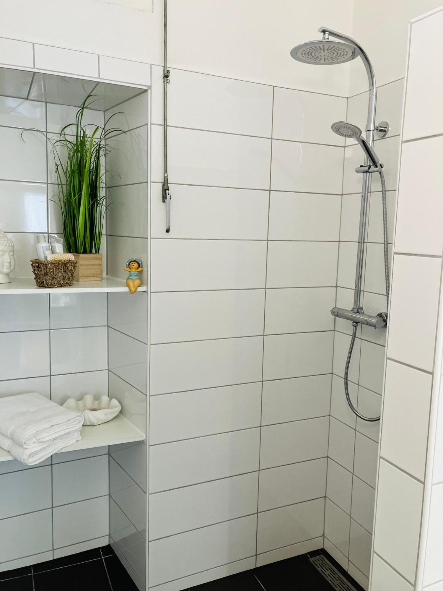 Neu - Ferienwohnungen Im Winzergarten Трабен-Трарбах Екстериор снимка